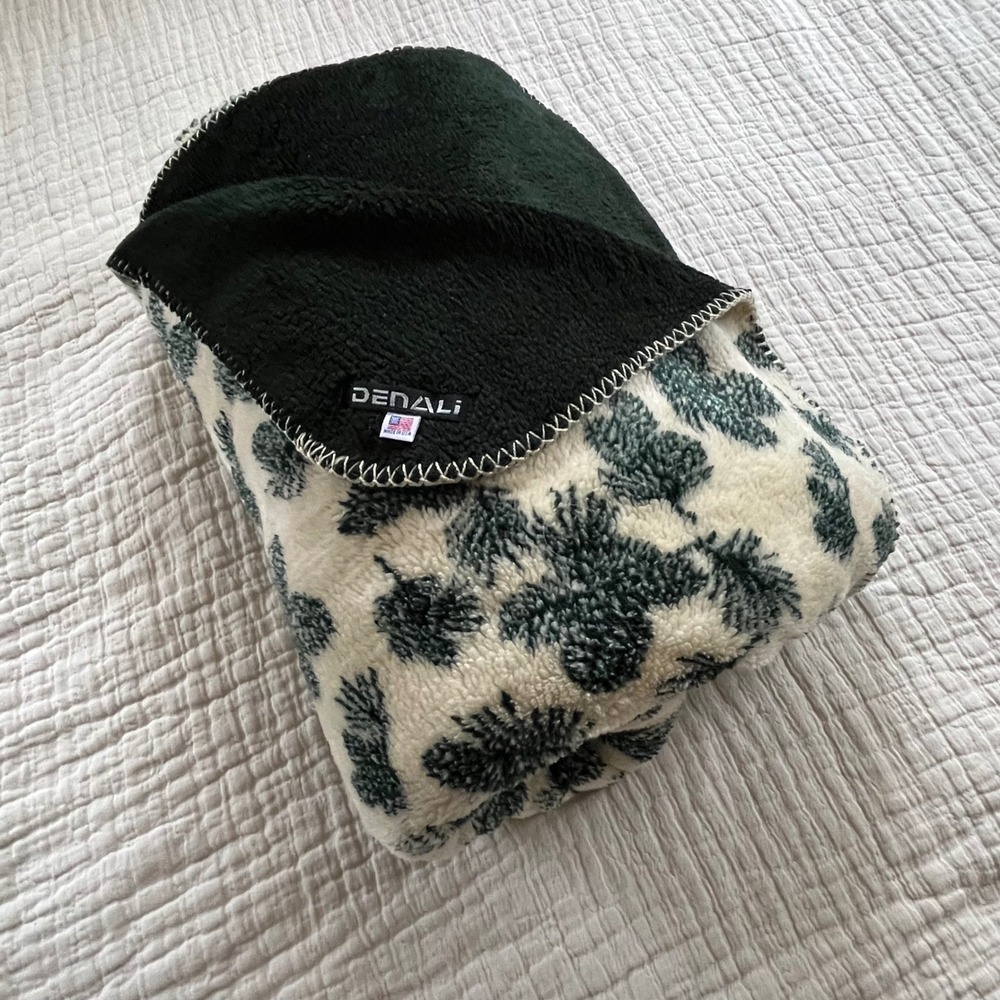 Denali Winter Pine Cone Blanket‎ 60x72